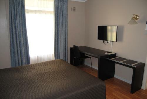 Airlie House Motor Inn