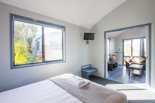 Hotel Thou Walla Sunset Retreat