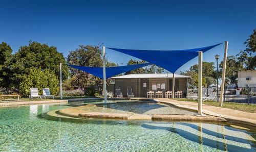 Hotel Thou Walla Sunset Retreat