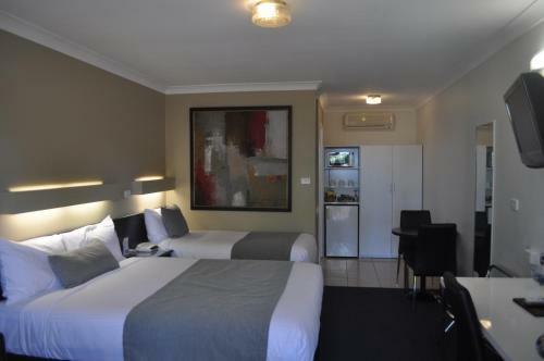 In Town Motor Inn