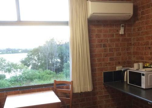 Riverview Motor Inn