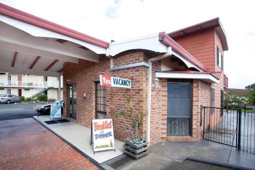 Riverview Motor Inn