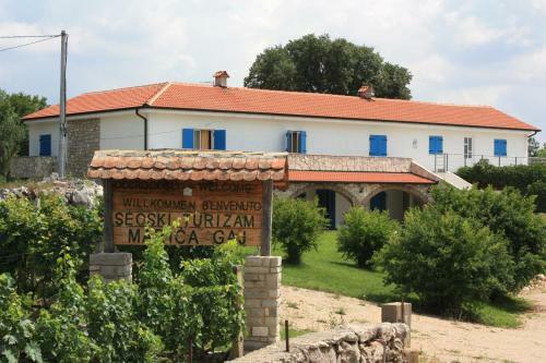 Agroturismo Country House Mari?a Gaj