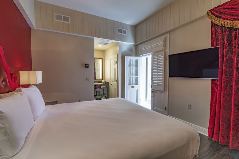Dauphine Orleans Hotel