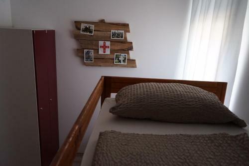 Hostel The Red Door