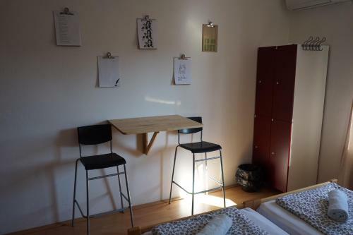 Hostel The Red Door