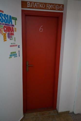 Hostel The Red Door