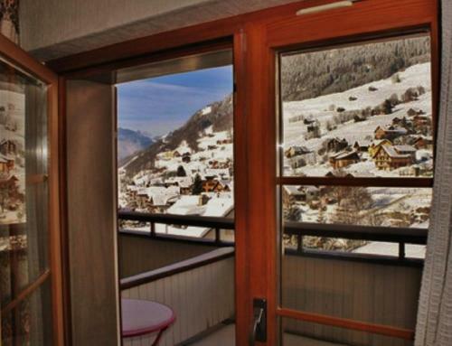 Bed & Breakfast Heidi-guesthouse-amden