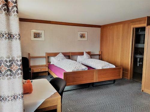 Bed & Breakfast Heidi-guesthouse-amden
