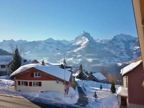Bed & Breakfast Heidi-guesthouse-amden
