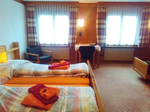 Bed & Breakfast Heidi-guesthouse-amden