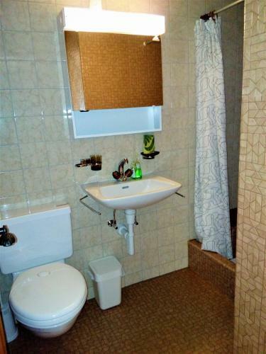 Bed & Breakfast Heidi-guesthouse-amden
