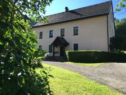 Apartamentos U Evy Jaro?ov�