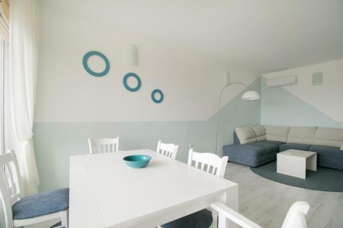 Trigor City Apartment