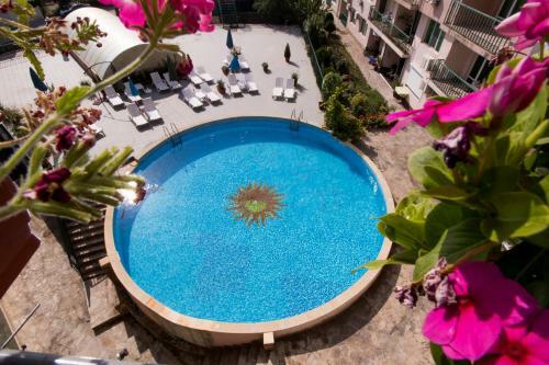 Trigor City Apartment