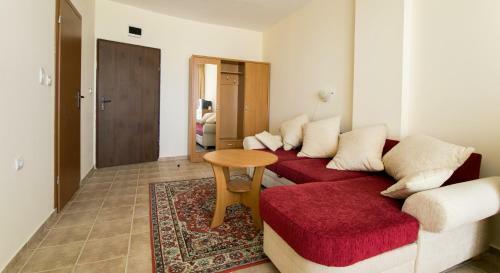 Trigor City Apartment