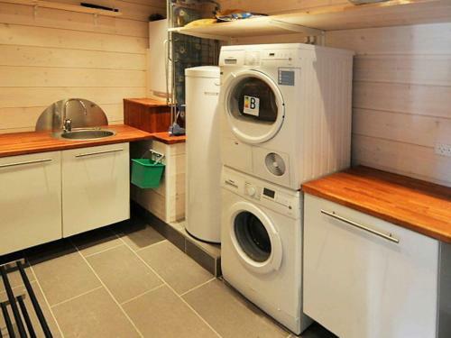 Three-bedroom Holiday Home In Allinge 8