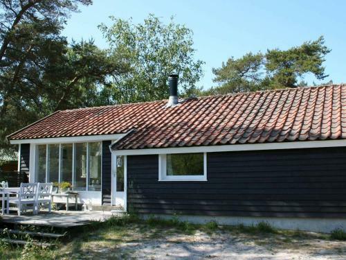 Three-bedroom Holiday Home In Nex� 5