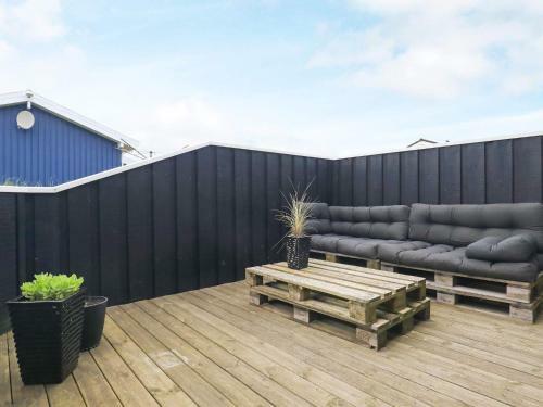 Three-bedroom Holiday Home In Blokhus 1