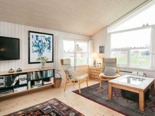 Three-bedroom Holiday Home In Blokhus 1