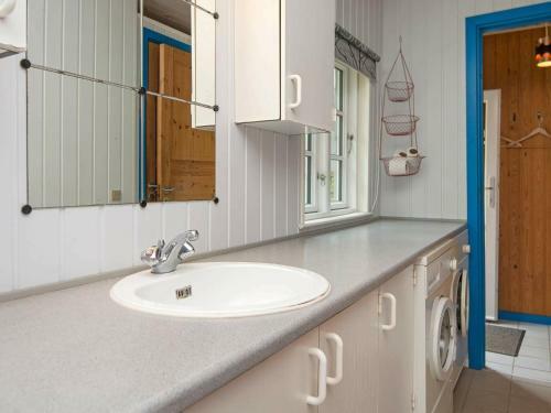 Three-bedroom Holiday Home In R�m� 11