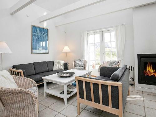 Three-bedroom Holiday Home In Blokhus 6