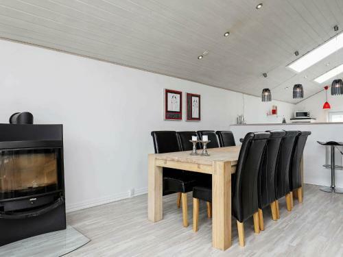 Three-bedroom Holiday Home In Blokhus 17