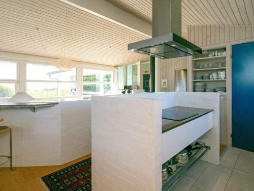 Three-bedroom Holiday Home In L�kken 60