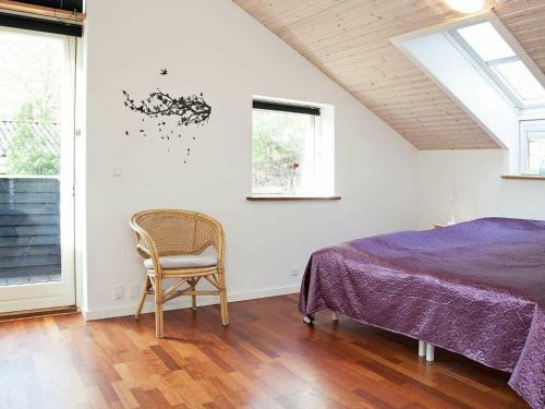 Three-bedroom Holiday Home In Tik�b