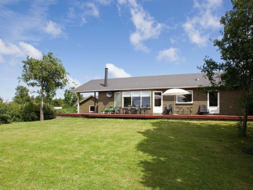 Three-bedroom Holiday Home In Hundested 2