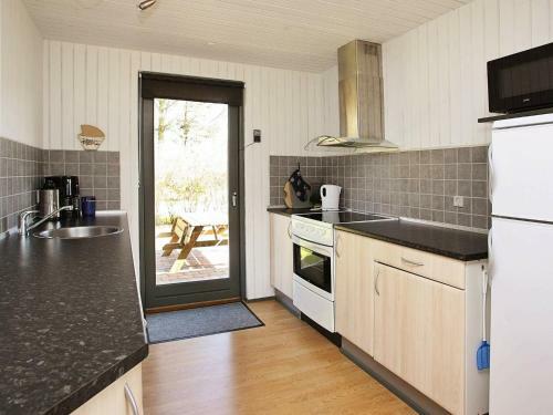 Four-bedroom Holiday Home In Fars� 3