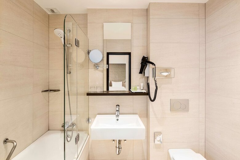 Hotel NH Brussels St�phanie
