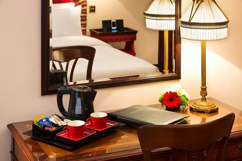 Hotel Warwick Barsey