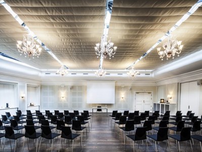 Hotel First Grand