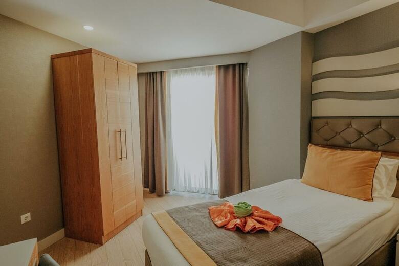 Hotel Saturn Palace Resort