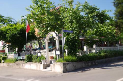 Hostal Guest House Pizzeria Pazza Da Gianni