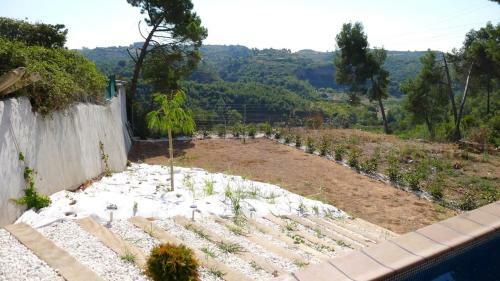 Gran Casa Con Piscina En Abrera
