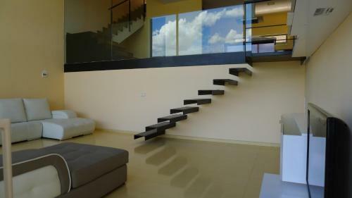 Gran Casa Con Piscina En Abrera