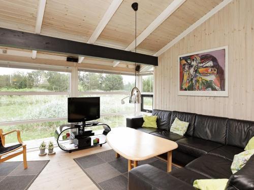 Four-bedroom Holiday Home In Bindslev 4