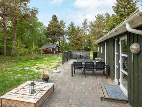 Three-bedroom Holiday Home In S�by 5