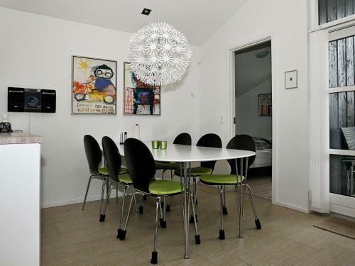 Three-bedroom Holiday Home In Hadsund 42