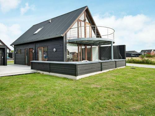 Three-bedroom Holiday Home In R�m� 33