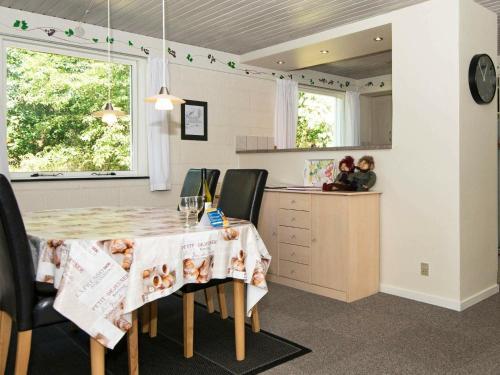 Three-bedroom Holiday Home In R�m� 44