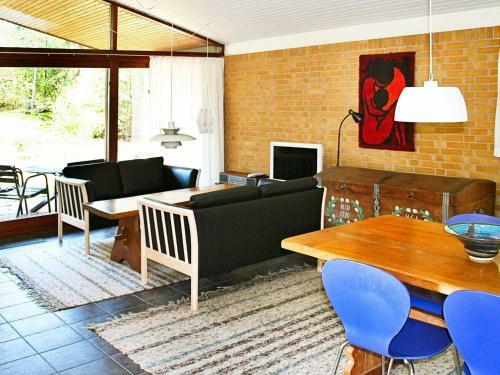 Three-bedroom Holiday Home In Nex� 24