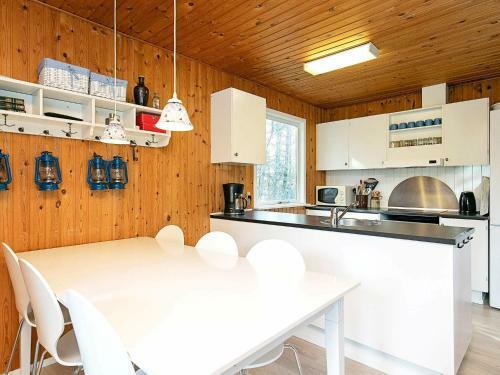 Three-bedroom Holiday Home In Snedsted 1