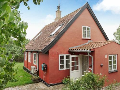 Three-bedroom Holiday Home In Svaneke 1