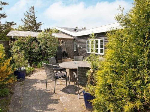 Three-bedroom Holiday Home In L�gst�r 7