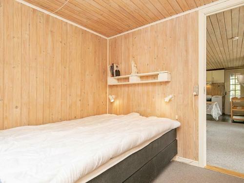 Three-bedroom Holiday Home In L�gst�r 11