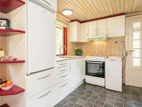 Three-bedroom Holiday Home In L�gst�r 11