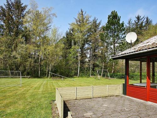 Three-bedroom Holiday Home In Vesl�s